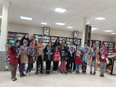 تقدیر از برگزیدگان هفته کتاب