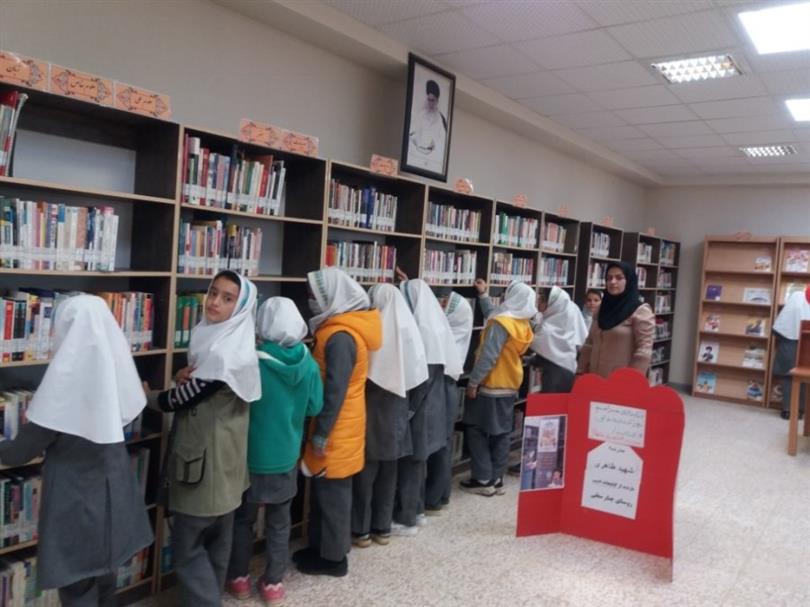 بازدید آموزشگاه شهید طاهری به مناسبت هفته کتاب